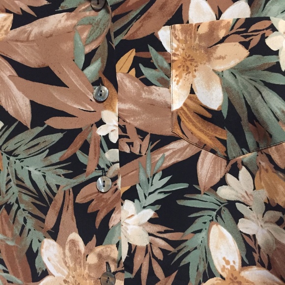 •💥Floral print blouse from K.C. Studio💥 - Picture 2 of 8